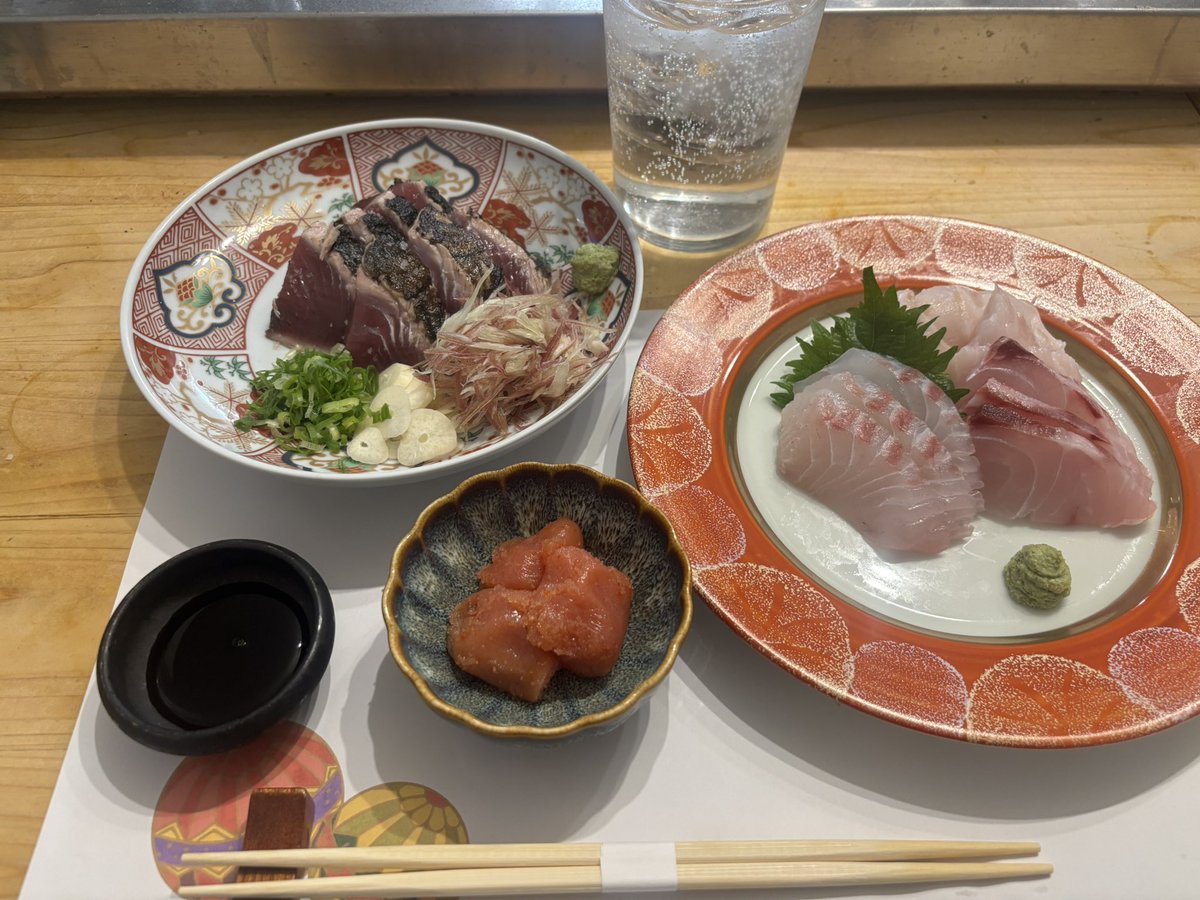 9Jhhc's tweet photo. 晩酌〜

辛子明太子
刺盛り
鰹の塩たたき

高知にゴルフ旅行いって鰹のたたき食べたい⛳️

#おうちごはん
#X家庭料理部 https://t.co/UH6CWw2sje