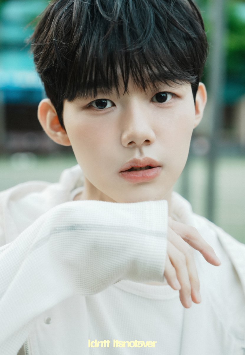 idntt_cosmo's tweet photo. idntt <itsnotover>
Concept Photo Lit Heart ver. - Day

id21 kimeunsung

2026.07.13 6PM KST

Pre-save
🔗 https://t.co/Cy4pu8H5I0

#idntt #아이덴티티
#unevermet #yesweare #itsnotover
#김은성 #kimeunsung https://t.co/OLBKcObib8