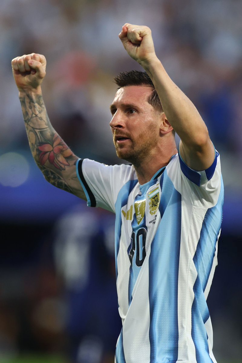 WeAreMessi's tweet photo. 🚨 Lionel Messi has a perfect record against African nations. 🐐🌍

👕 11 matches
⚽️ 11 goals
🅰️ 2 assists
✅ 11 wins

Including:
🎩 1 hat-trick
✨ 2 braces

An incredible record. 🇦🇷

via @M10GOAT https://t.co/HRiZq5jFVP