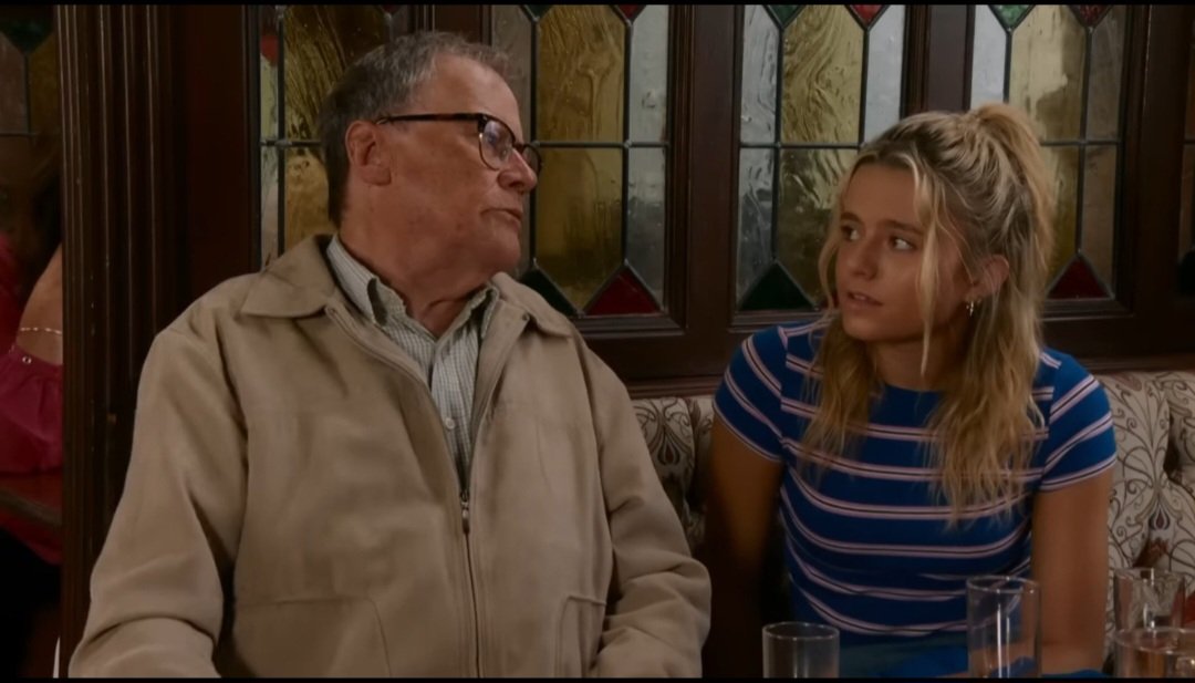 Audz32129841's tweet photo. I could actually see Betsy and Roy bonding through Betsy's storyline and keeping his little family calm and looked after #Corrie https://t.co/TWy1ZdyFx0