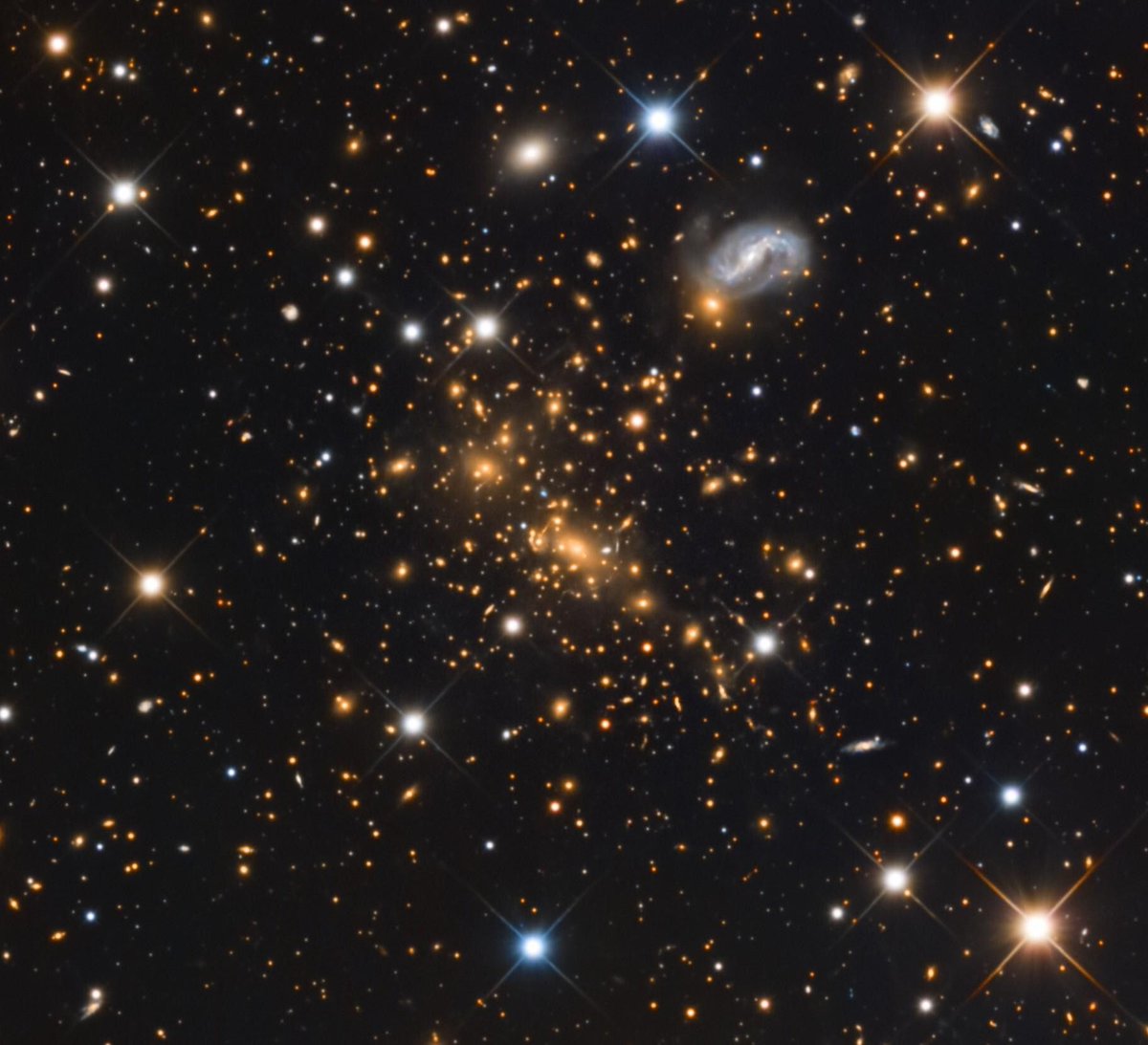 AstroBin_com's tweet photo. AstroBin's Image of the Day: "Abell 2218 Gravitational Lens - Very Good Seeing" by Juan Filas

https://t.co/AKlNExETYA

#astrophotography https://t.co/3iU3zTMZ1p