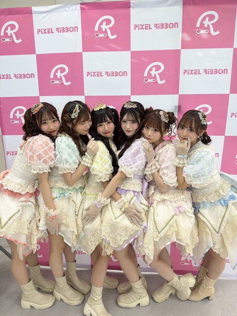 pixel_ribbon's tweet photo. 今日は七夕🎋˚₊⊹
みんなの願い事も聞かせてね🍀
┏┷┓
┃ふ┃
┃ぁ┃
┃ぼ┃
┃ん┃
┃と┃
┃ず┃
┃っ┃
┃と┃
┃同┃
┃じ┃
┃景┃
┃色┃
┃を┃
┃見┃
┃れ┃
┃ま┃
┃す┃
┃よ┃
┃う┃
┃に┃
┃💕┃
┗━☆彡

#七夕 #PixelRibbon #ぴくりぼ https://t.co/3VCWPMcuYd