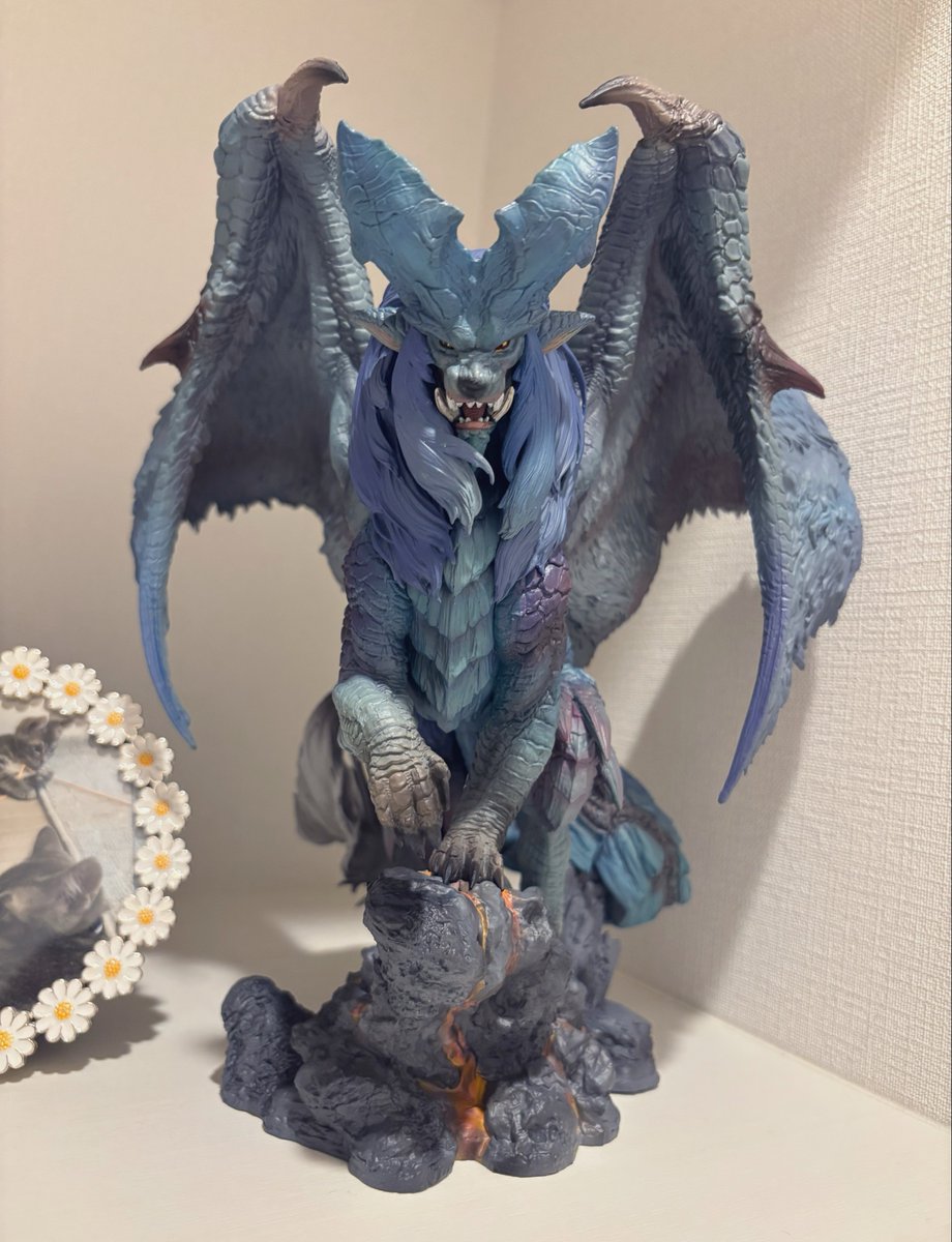 kaoru_mint's tweet photo. ついにクリエイターズモデルのテオナナが揃いまして😳✨玄関にテオナナ並べる夢が叶って嬉しい✨✨い、いかつい…… https://t.co/ehrDbtzc8w
