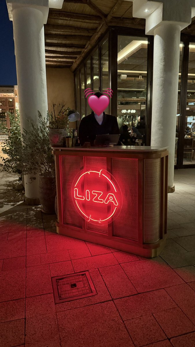 Our_diriyah's tweet photo. من بيروت إلى قلب #الدرعية 
مطعم Liza في مطل البجيري تجربة تستاهل من الأكل للجلسات والخدمة 😍👌🏼
والأجمل إن دخول البجيري هالفترة مجاني 🆓

يعني الفرصة مثالية تزور المكان وتجرب واحد من أجمل المطاعم اللبنانية هناك 😋 https://t.co/Wh3Q2OBWv7