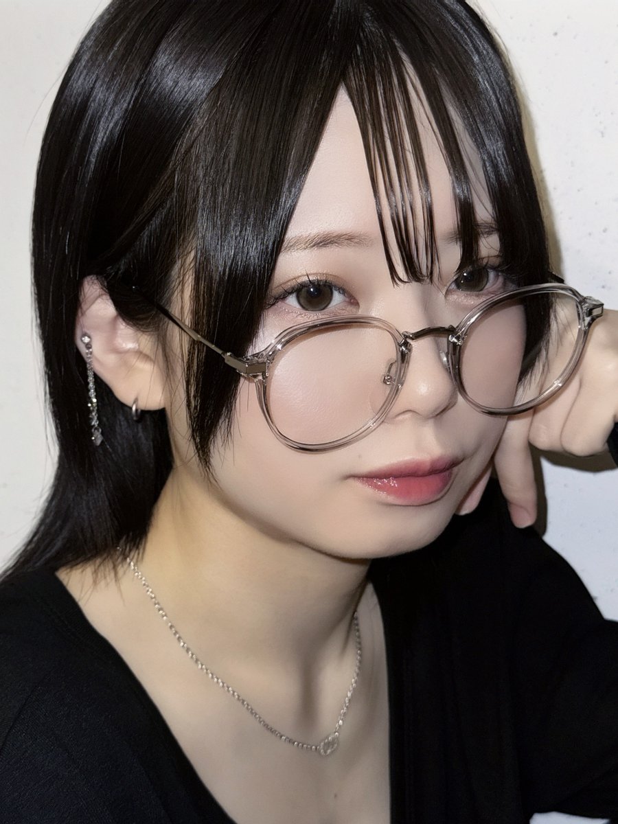 sui_lxl's tweet photo. メガネ女子 https://t.co/bWnOp4hFJ9