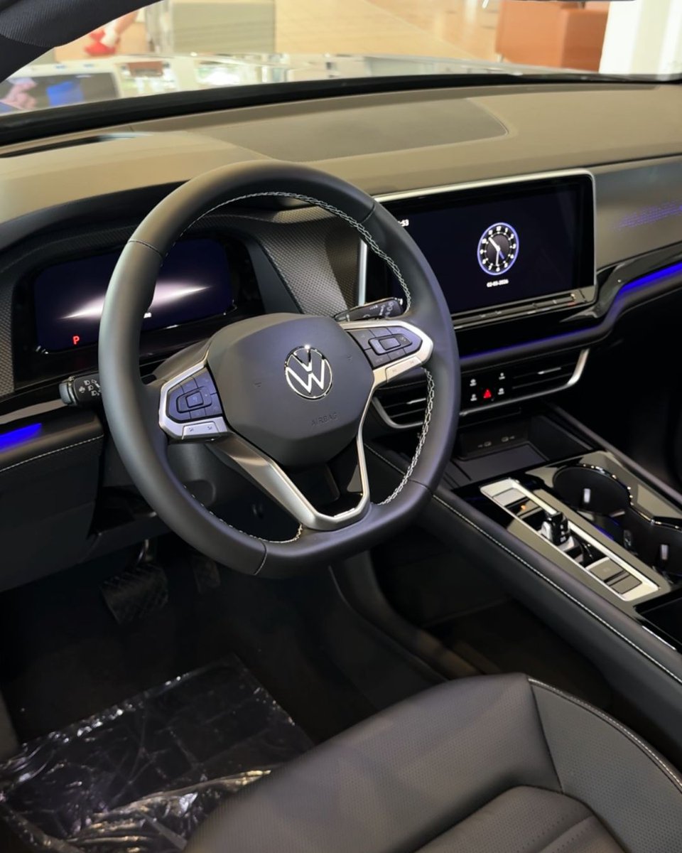 RCVolkswagen's tweet photo. With a spacious cabin, premium finishes, and intuitive technology, every drive feels first class. Experience the interior for yourself at Rick Case Volkswagen.

#VWAtlasCrossSport #RickCaseVolkswagen #Volkswagen #SUVInterior #DriveVW #ComfortAndStyle https://t.co/C2ACD7Cxy0