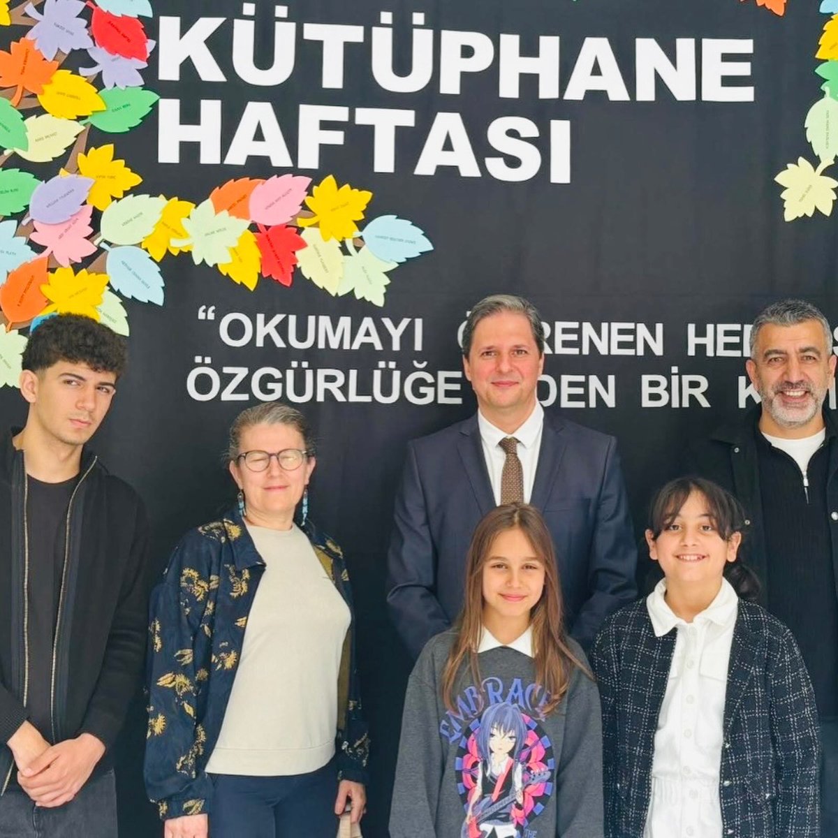 iskenderunktb's tweet photo. Kütüphanemizin resim yarışmasında birincilik elde eden İlbe Ege Kahriman’ın vefat haberini derin bir üzüntüyle öğrenmiş bulunuyoruz.

Yeteneği ve bizlere armağan ettiği güzel resmi her zaman anılarımızda yaşayacak. https://t.co/QaprMZy96a