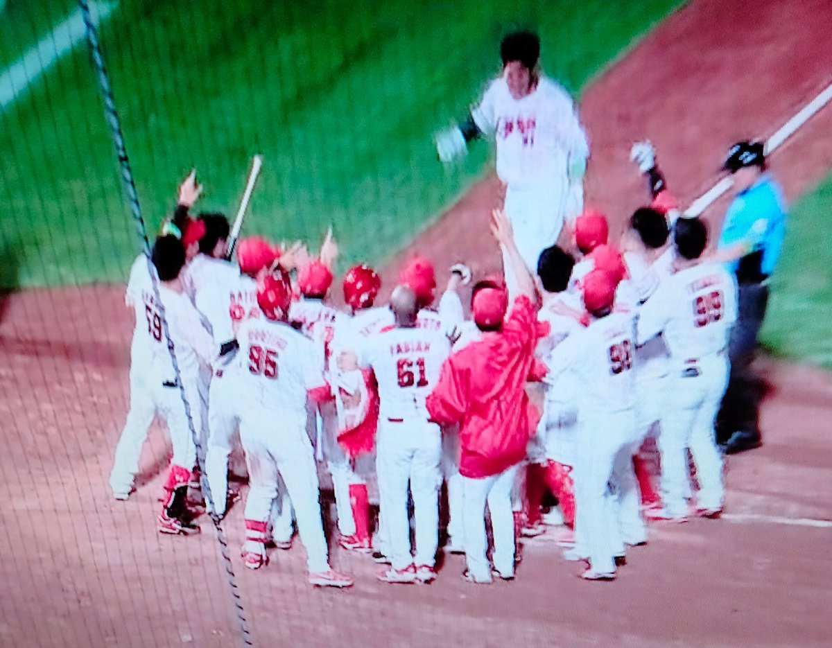 emusuko9's tweet photo. 逆転こいほー🎏
七夕🎋⭐️の奇跡✨
さくらちゃん🌸
逆転2ランホームラン⚾️٩(๑>ᴗ<๑)۶(ﾉ≧∀≦)ﾉ⚾️
凄い👏👏👏👏 https://t.co/U4pXhhftzF