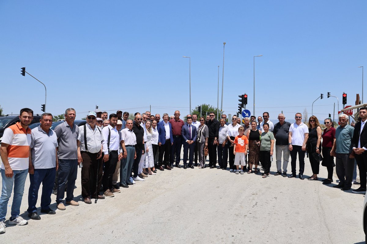 subasiogluMS's tweet photo. Karayolları Genel Müdürlüğü tarafından yürütülen çalışmalar kapsamında, Beylerbeyi Kavşağı’ndaki trafik ışıklarının yapımı tamamlanarak hizmete alındı. 

Ulaşım konforunu ve güvenliğini artıracak bu çalışmanın tüm hemşerilerimize hayırlı ve uğurlu olmasını diliyoruz. https://t.co/FxirEsi4Hq