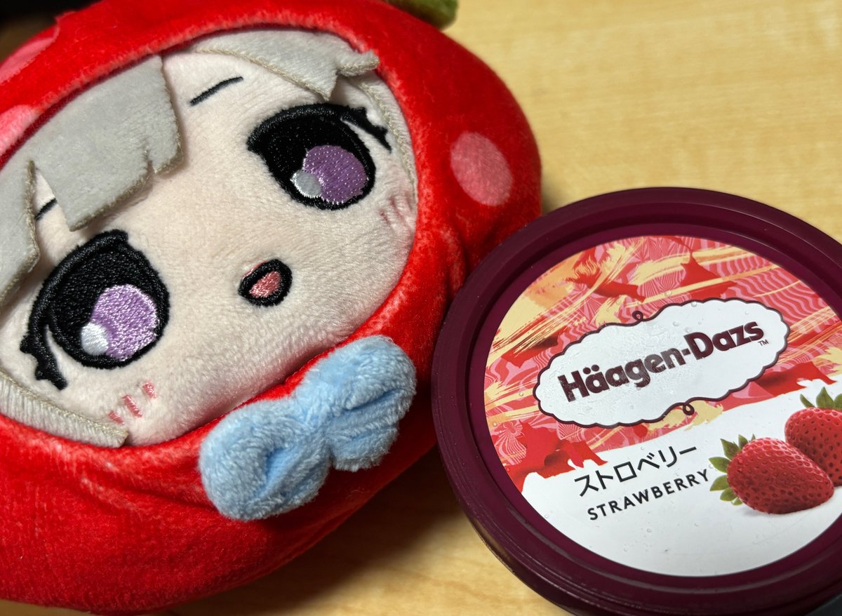 ketarop_cgss's tweet photo. ……🍓🍨！ https://t.co/aH5EFiP7bB