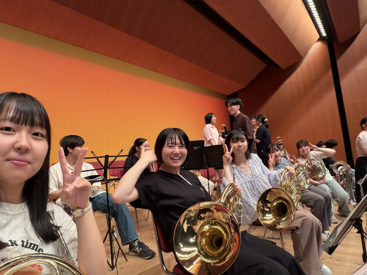 yubbhorn's tweet photo. こんにちは！山大吹奏ホルンパートです📯
7/5にジョイントコンサートを開催しました！

ホルンパートはなんと最大16人で演奏しました✨

また、ゲストとしてサックス奏者のユッコ・ミラーさんをお招きし、とても貴重な時間を過ごしました🥹

ご来場いただいた皆様、ありがとうございました🙌 https://t.co/GxjKEB9ZYP