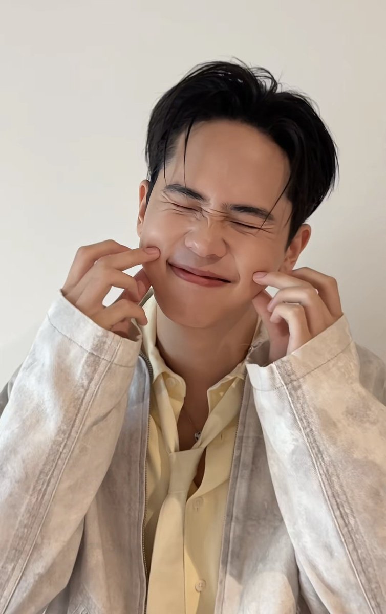 Tang_phoungphan's tweet photo. สกุชชี่ตัวนี้...อยากบีบแก้มต้องมีเสียงปิ๊บๆๆๆ🤏🏻

#SUNSUTheEternalRealm #4EVESUNSUATLAS #MUON https://t.co/nEw5ssmZ9D