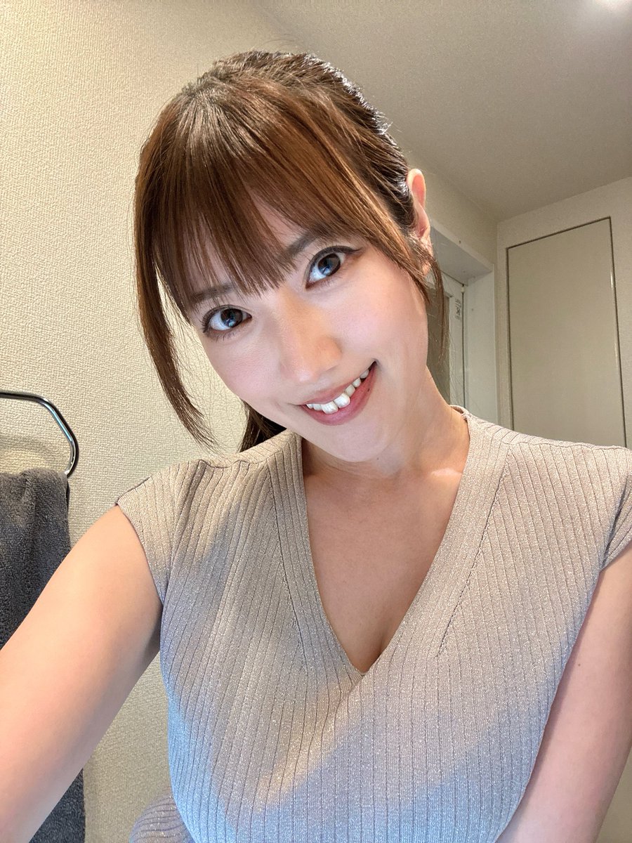 草野 綾🍈 毎週月曜おはようサンスポ連載 (@nikunikuhappy) / Posts / X
