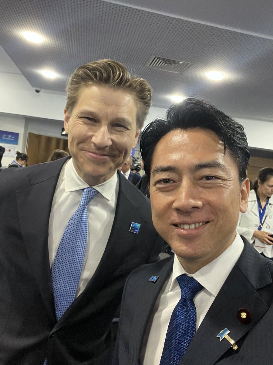 shinjirokoiz's tweet photo. フィンランドのハッカネン国防大臣@anttihakkanen と初対面でしたが、すぐに打ち解け近いうちの再会を約束しました。 https://t.co/mjhkTbgM69