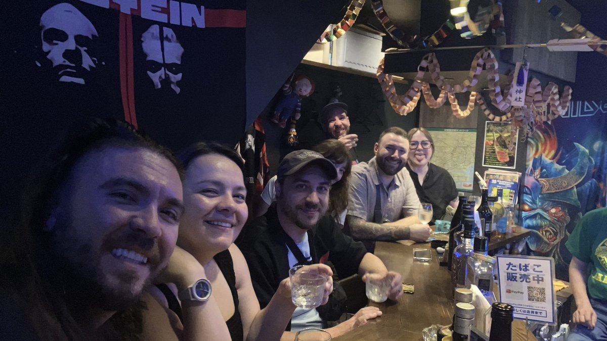 the_lost_boys's tweet photo. ツワーまで1週間ありますが既に4/5 ANNABEL 来日済みです笑
ワイフ達と旅行に行くみたいです。 https://t.co/F77bPoGhfo