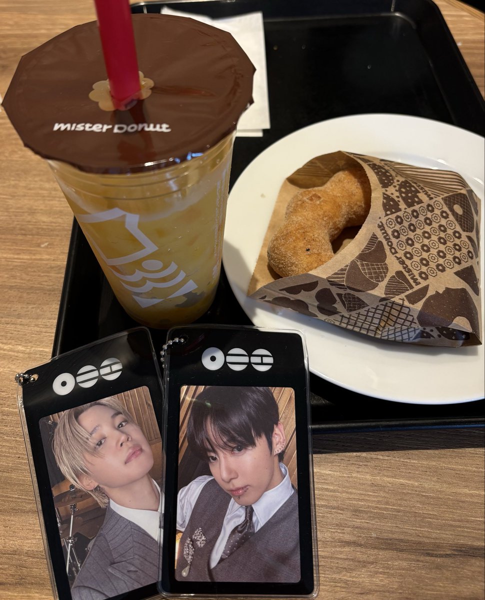 Yuuriitqu's tweet photo. たまたまスマホ見たときに七夕の日の11時11分だったから急いでスクショしてみた🎋
今日は母と駅近のカフェでランチしたら、ラテアート描いてくれて、めっちゃ可愛くてなかなか飲めなかったけど、美味しかった☕️ https://t.co/n2SfPIrWU6
