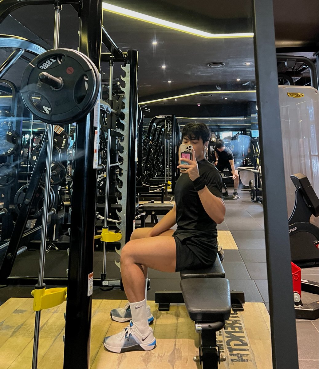 akqhr00's tweet photo. #게친소 #ㄱㅊㅅ 📢‼️

거주: 📍서울
나이: 01년생 (너무 어리신 분들은ㅈㅅ...)
취미: 겜, 헬스, 수영, 카페, 코노
직업: 사무원
MBTI: ISFJ

운동하거나 마블 보거나 같이 하실분? https://t.co/VuMoMx9LD9