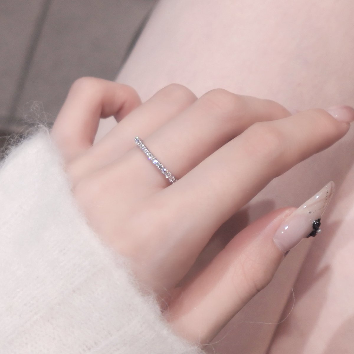 cu_xli's tweet photo. 褒められ率高いのはこれ。華奢リングってほんと可愛い。指が綺麗に見えるし透明感えぐい。1万円台で買える神ご褒美。 https://t.co/cGdq2Qxygl