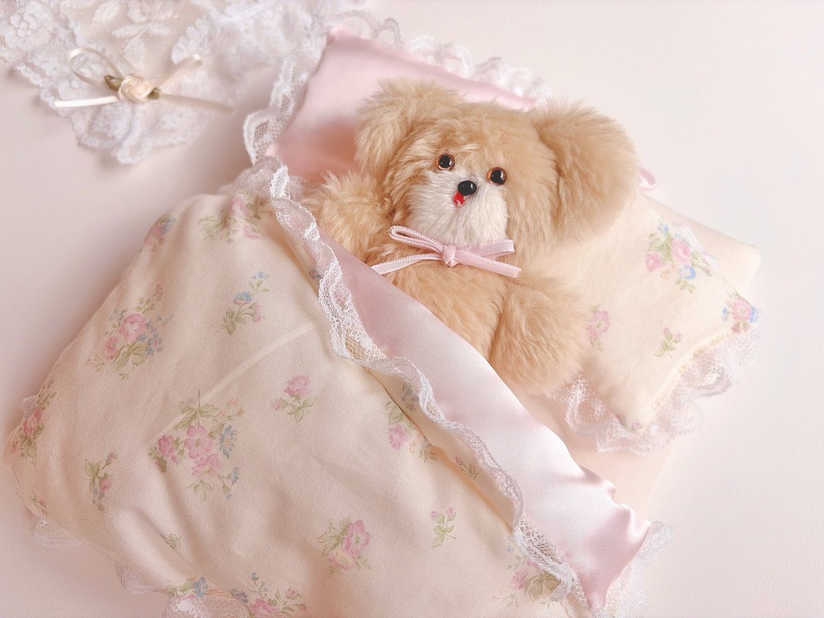 osatou_otome's tweet photo. ⋆⸜ 🅝🅔🅦 ⸝⋆
oyasumi wall pocket 🛏️🧸💤

ぬいちゃんのベッドになるウォールポケット₍ᐢ..̮ᐢ₎♡
お出かけから帰ってきたぬいちゃんの定位置にできるように作りました💫♩

壁にかけても使えますが、本体がしっかりしてるので立てかけも可能♡
もちろん置いてもかわいいです🎀ˎˊ˗ https://t.co/xAeBamd0q7