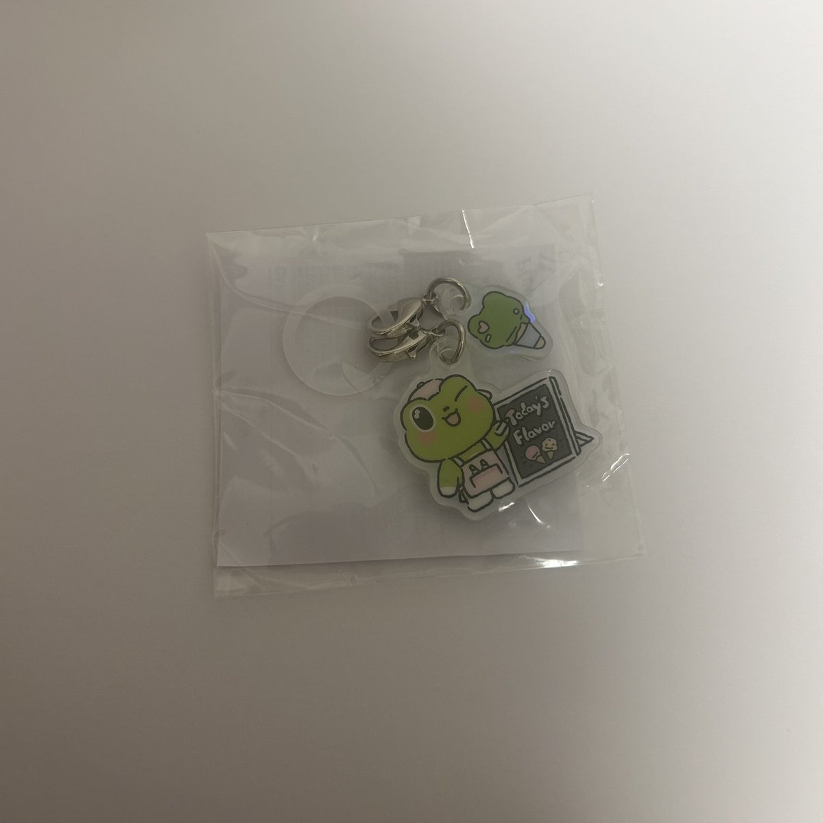pi5y_m's tweet photo. SEVENTEEN セブチ MINITEEN ミニティーン POPUP ポップアップ カプセルトイ めじるし アイス 交換

（譲）ミンハオ

（求） ディノ  （顔）

郵送交換📮
お気軽にお声掛けください🙇🏻‍♀️ https://t.co/OQOKT8h34i