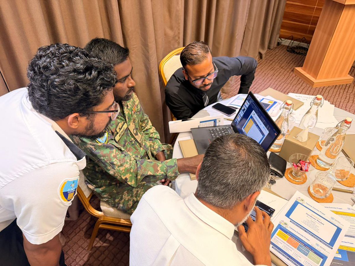UNODC_BMB's tweet photo. @UNODC_BMB wraps up the IFC Integration &amp; Workflow training with a TTX 🇲🇻📡, helping @MNDF_Official @PoliceMv @CustomsMv test info-sharing 🔗, coordination 🤝 &amp; crisis response 🚨 for stronger maritime security 🌊🚢

Funded by 🇺🇸 @StateINL https://t.co/9LGLQXm4HC