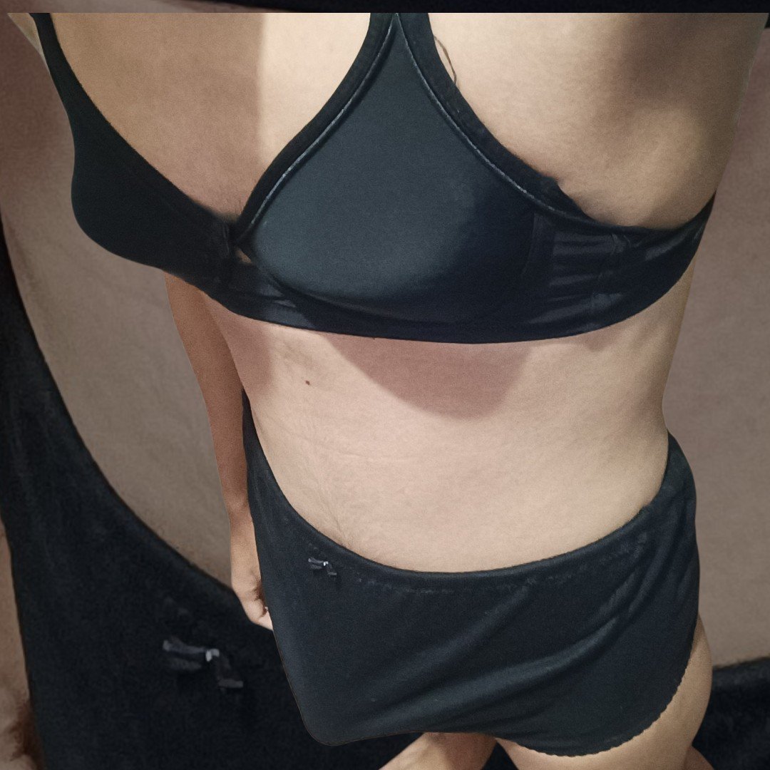 cecilliaaa8's tweet photo. haiii

#cder #slave #sissy #crosdresser https://t.co/OvOvOrRwqs