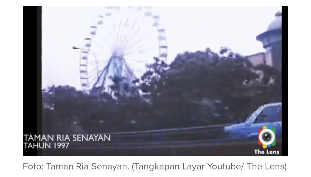 fanofaksara's tweet photo. "pernah aku melihat, musik di Taman Ria, iramanya melayu duhai sedap sekali~"

hah? taman ria? emang ada di jakarta? ada dong! sebelum Dufan, dulu ada namanya Taman Ria Djakarta.

Awalnya bernama Taman Ria Remadja, dibangun pada tahun 1970 oleh Rukun Ibu Ampera Pembangunan (RIA Pembangunan) dengan lahan seluas 11 hektare dan diresmikan pada 15 Agustus 1970 oleh Ibu Tien Soeharto, selaku Ketua Umum RIA Pembangunan.

Namanya berubah menjadi Taman Ria Djakarta, namun karena berlokasi di Senayan, banyak orang menyebutnya jadi Taman Ria Senayan.

Taman Ria ini merupakan taman rekreasi dengan berbagai wahana yang bisa dinikmati bukan hanya remaja, tapi juga anak-anak, seperti kereta mini, cawan sukaria, komedi ria, bus mini, perahu bebek, sepeda air, dll.

Tahun 1992, Taman Ria Senayan pun dipugar dengan harapan bisa menjadi taman rekreasi terbesar di Asia Tenggara. Renovasi selesai pada tahun 1997 dan dibuka untuk publik.

Oleh karena semakin sepi pengunjung, Taman Ria Senayan resmi tutup pada 2008 dan saat ini telah menjadi mall Senayan Park, dengan tetap mempertahankan danau yang ada di sana.

Aku belum pernah ke sana, tapi sekitar akhir tahun 1990-an, kedua kakakku wisuda di JCC Senayan, dan waktu itu aku masih lihat bianglala & roller coaster nya Taman Ria.

ada yang pernah ke sana gak? cerita dong~