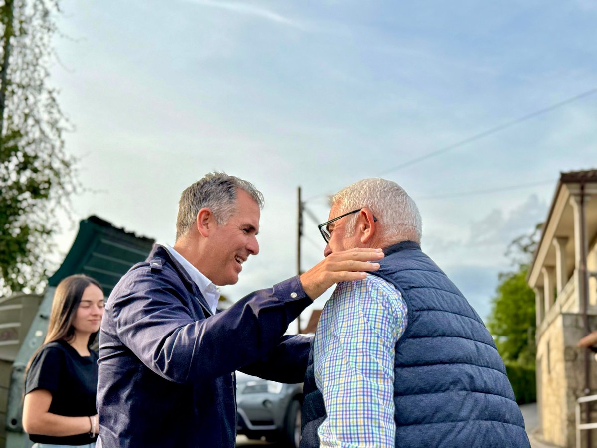 PP_Pontevedra's tweet photo. Recentemente estivemos en Pontecabras, en Alba, escoitando aos veciños e comprobando o estado no que se atopan algunhas estradas e espazos públicos.

Hai actuacións moi sinxelas que deben arranxar xa: reparar as fochancas, limpar a maleza, retirar o lixo e renovar a sinalización https://t.co/5HkfdrlbFD