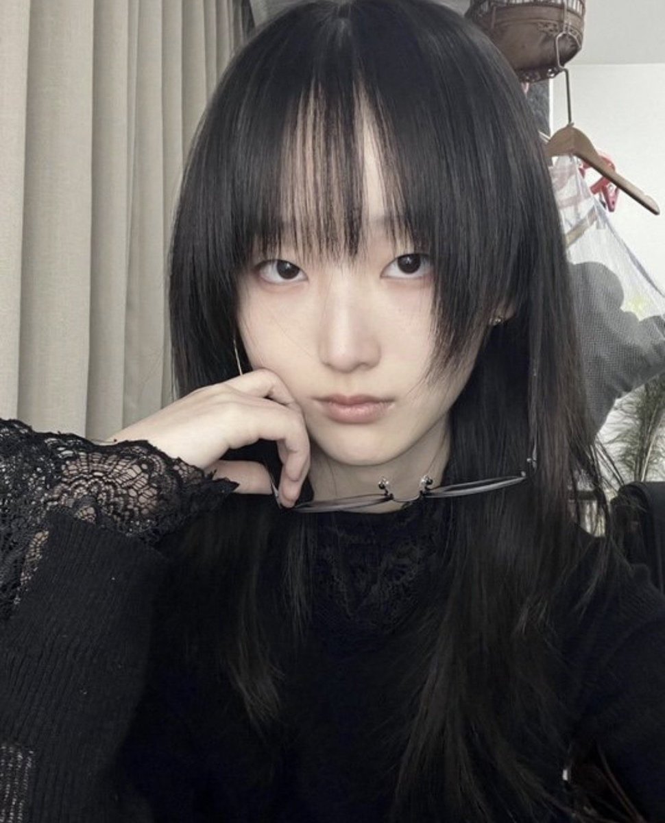 sioqux's tweet photo. 割と真面目に一重で地味な女でも会ってみたいよって人いますか？ https://t.co/OxuAg1ugLn