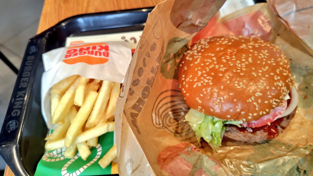 rokkun128's tweet photo. 梅田でバーキン☺ https://t.co/Hipp0ZjFGE