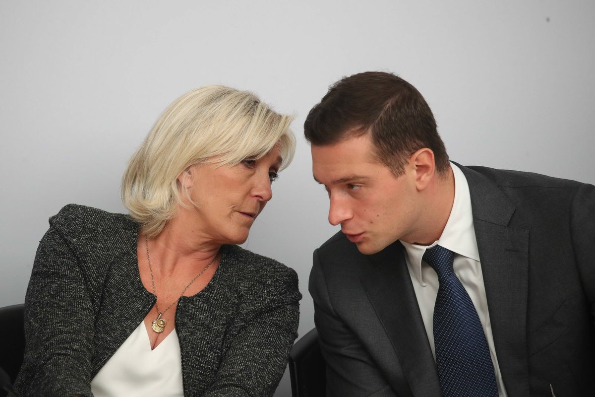 CerfiaFR's tweet photo. 🚨🇫🇷 FLASH | Marine Le Pen va se réunir avec Jordan Bardella pour décider du maintien ou non de sa candidature à la présidentielle de 2027. https://t.co/R6aPL87AgZ