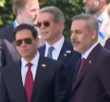erenn0189's tweet photo. Irak dosyası açılsın diye bekliyor şehzademiz. https://t.co/yKIdIbIJSg