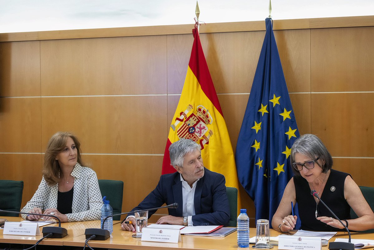 interiorgob's tweet photo. Grande-Marlaska clausura la Comisión Estatal contra la Violencia, el Racismo, la Xenofobia y la Intolerancia en el #Deporte.

➡️Se cierra con

1️⃣4️⃣% ➕ de propuestas de sanción

🚫 Prohibición del apoyo a Sadar Bizirik y Gol Sur 1907, grupos vinculados al #Osasuna y al #RealBetis https://t.co/yERHvRnnuk