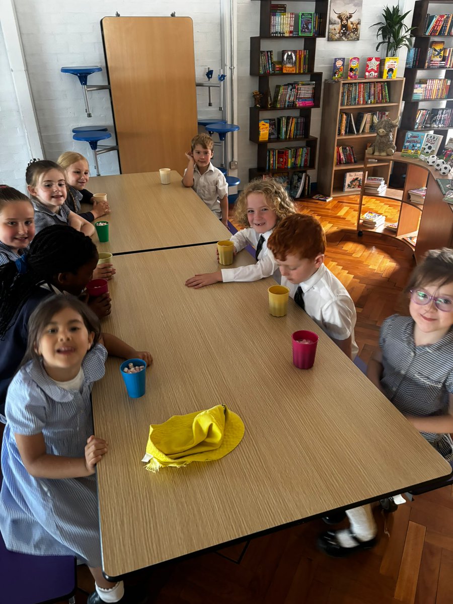 WestvalePrimary's tweet photo. Hot chocolate rewards for children who have been superb in class. Fantastic everyone! #schoolrules #rolemodels #proud https://t.co/EUrUGQePZX