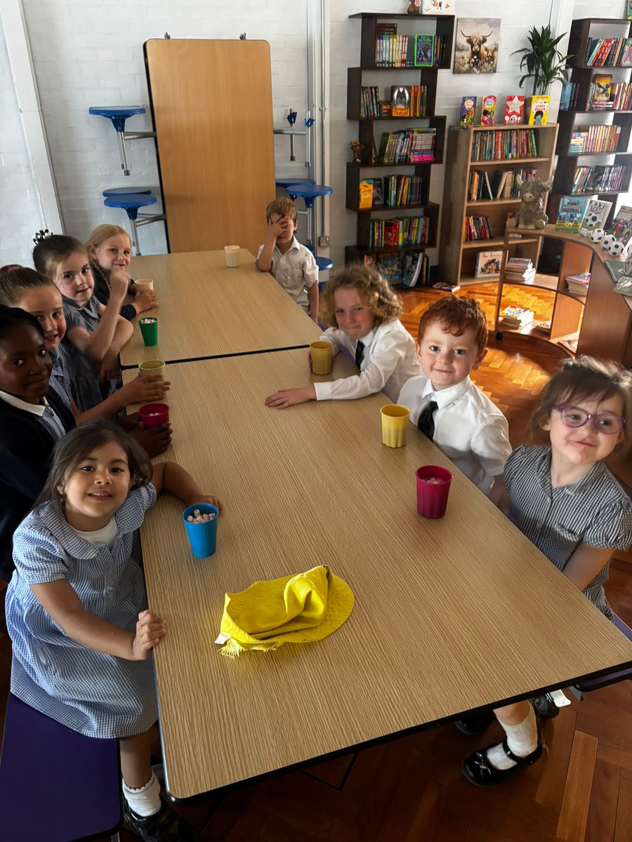 WestvalePrimary's tweet photo. Hot chocolate rewards for children who have been superb in class. Fantastic everyone! #schoolrules #rolemodels #proud https://t.co/EUrUGQePZX