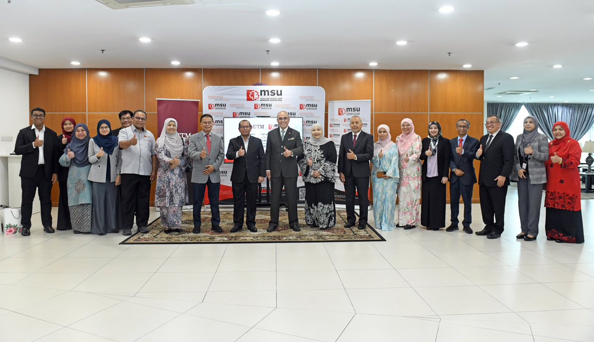 MohdShukriYajid's tweet photo. Welcome, Prof. Ts. Dr. Mohd Shafry Mohd Rahim, Vice Chancellor of Universiti Teknologi Malaysia (UTM). The signing of the MoU marks a significant step in advancing research collaboration, international mobility, and learning opportunities between @MSUmalaysia and @utm_my https://t.co/FTCQ1eX1Fh