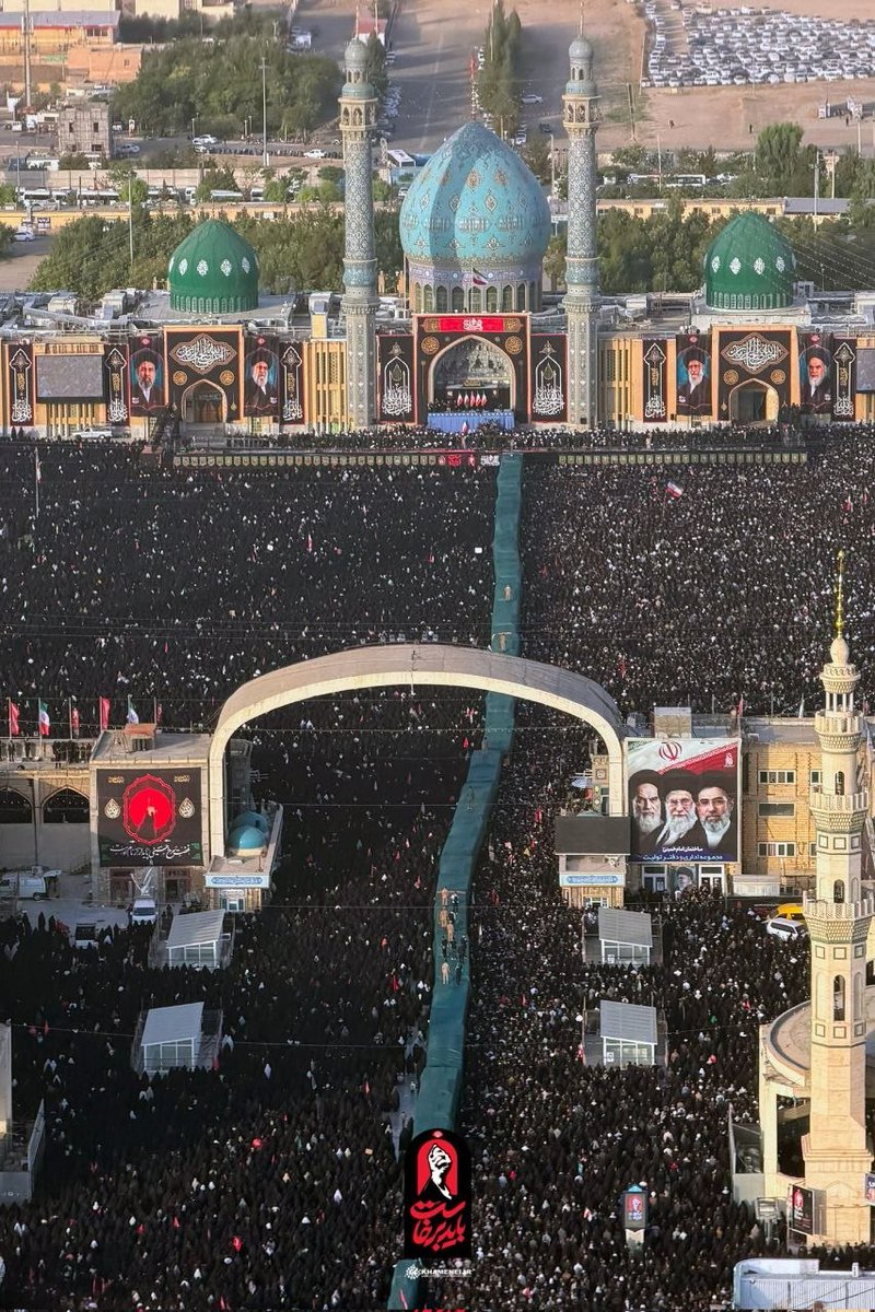 IranEmbassyLB's tweet photo. طوفان عاشوراء الإمام الشهيد السيد علي الخامنئي (قدس سره).. سيل بشري جارف يعيد صنع التاريخ ويخط معالم النصر الآتي.. https://t.co/Hm2zwFvTdM