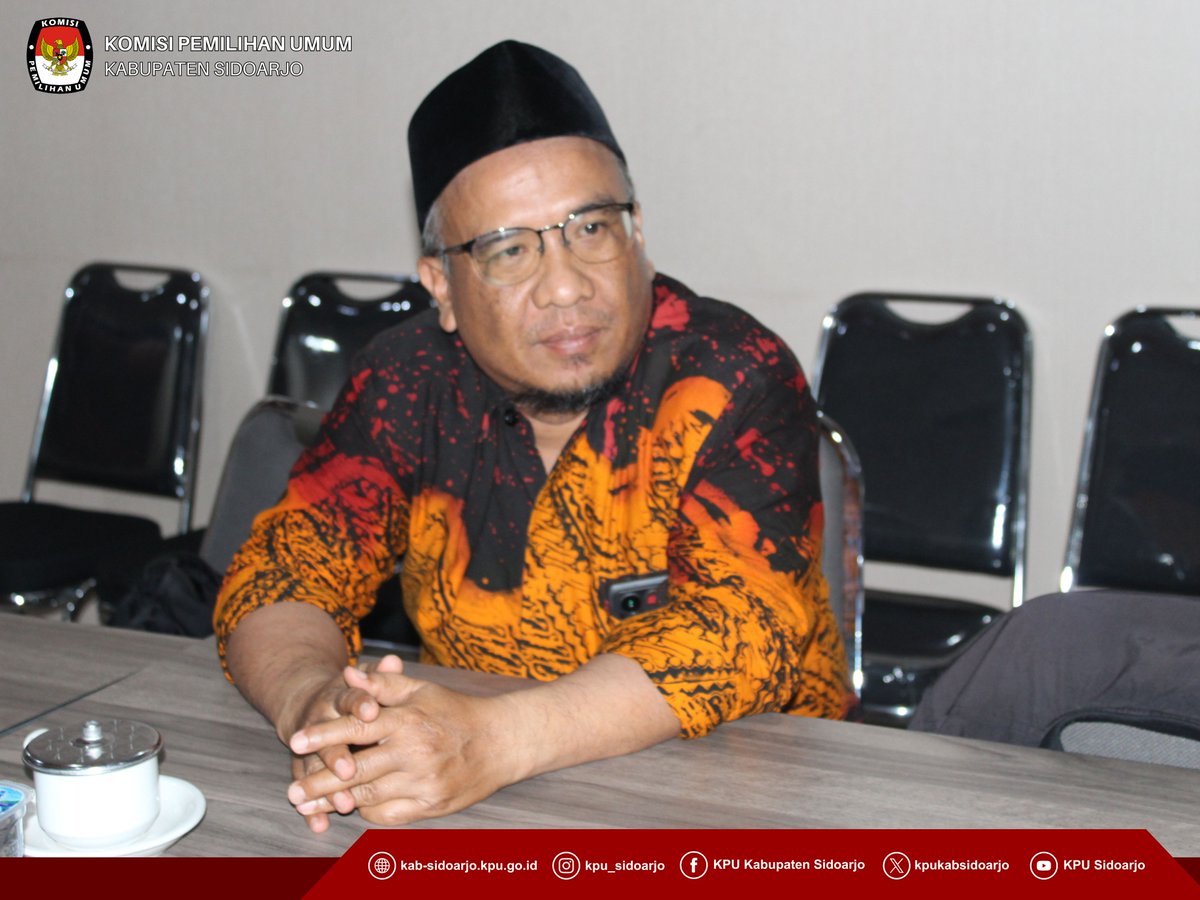 kpukabsidoarjo's tweet photo. Halo #TemanPemilih! π
Masih dalam suasana #SelasaCeria, Komisi Pemilihan Umum Kabupaten Sidoarjo (KPU Sidoarjo) mengikuti Rapat Pembahasan Bedah Buku terkait Pemilu dan Pemilihan bagi KPU Kabupaten/Kota se-Jawa Timur yang diselenggarakan secara daring oleh KPU Provinsi Jawa https://t.co/9UafNmLxke