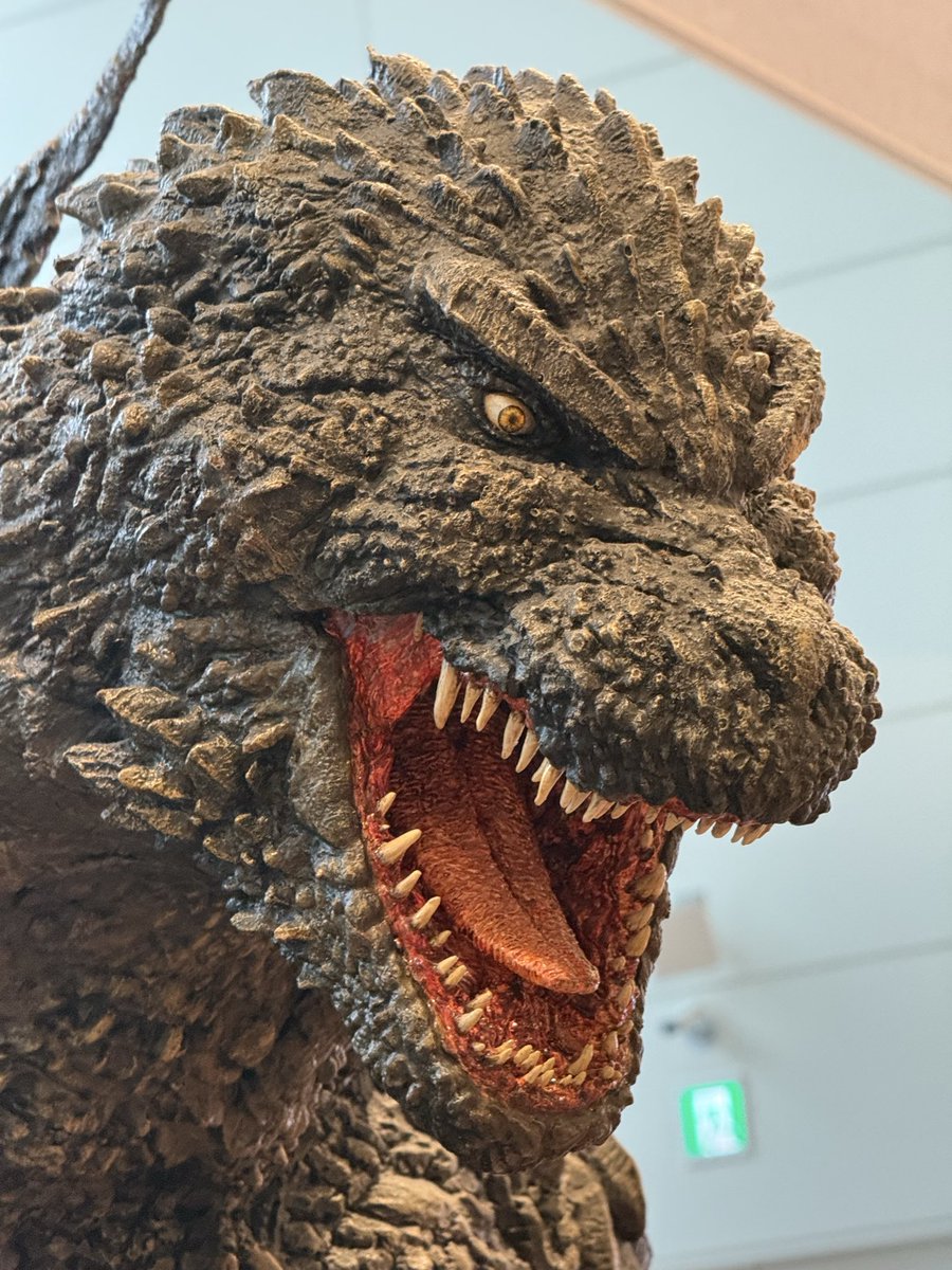 oidenatte's tweet photo. 羽田空港
3タミ
ゴジラ発見
#haneda
#godzilla https://t.co/0drOYEfMUC