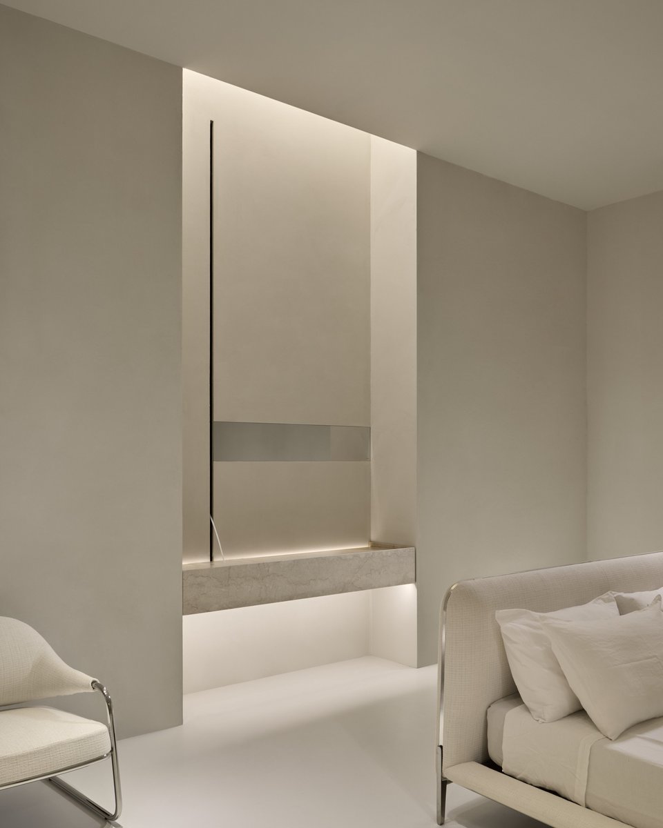 Interior_es's tweet photo. After the original #Lineadacqua design by Giorgio Rava, #antoniolupi introduces #touchless technology in Lineadacqua Sensor, removing visible faucets and enhancing the washbasin’s architectural purity.
-> https://t.co/XVER6zLmEE
-> #BathroomDesign #Minimalism #Bathrooms https://t.co/jjYXaCkrST