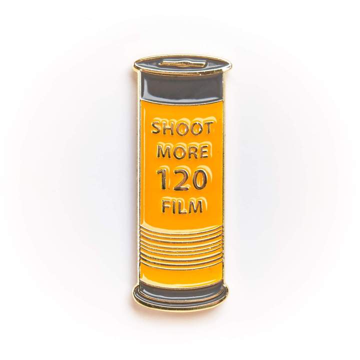 SRullino's tweet photo. Guarda questo 😍 Spilla Shoot More 120 Gold Film Pin 😍
da sviluppo rullino a partire da €10,99.
Compra ora 👉👉 👉 Find the link in our bio https://t.co/Ms3y1XvQi7