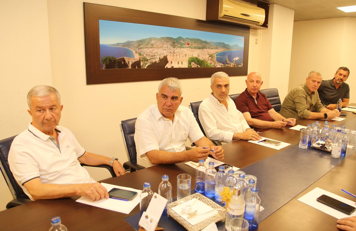 erayerdemalanya's tweet photo. Haftalık olağan yönetim kurulu toplantımızı gerçekleştirdik.
Toplantımızda aldığımız kararlar Güzel Alanya’mıza hayırlı uğurlu olsun.
#alanya #altso #yönetim https://t.co/uBroQvFCnA