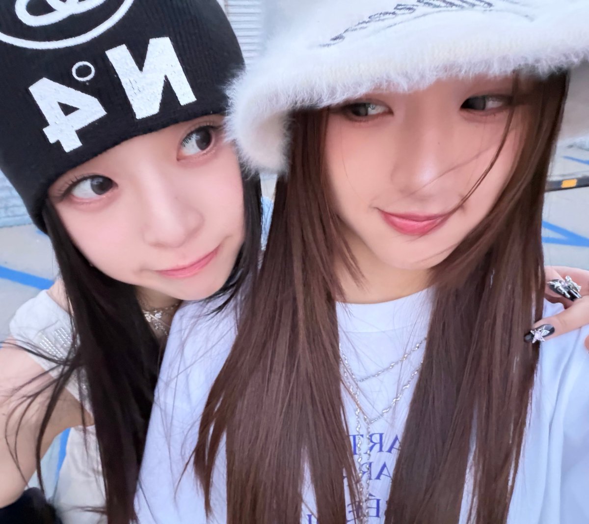 heartofjihyun's tweet photo. went to meepville and EVERYONE knew them there! :0 https://t.co/1JSVKl6P2I