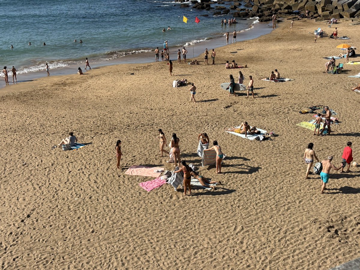 henryfoxluvr's tweet photo. day 9! gipzukoa! went to the beach and swam with 7 local girls i befriended for like 7 hours then went to the grocery store and made dinner at home. https://t.co/XDYRR83uo3