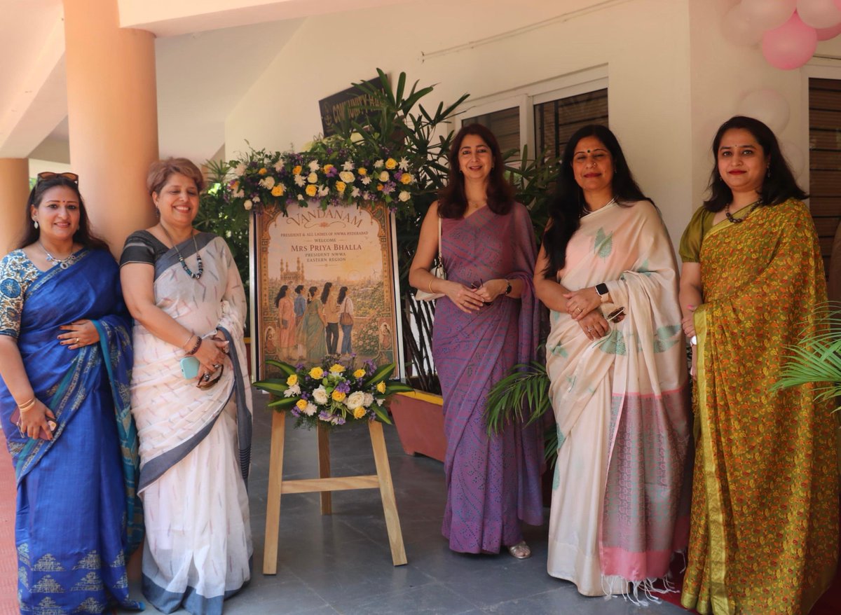 NWWA_INDIANNAVY's tweet photo. Mrs Priya Bhalla, President #NWWA(ER),visited NWWA(ER) Hyderabad. Received by Mrs Archana Tikoo, she inaugurated Saundarya salon, visited welfare facilities, interacted with ladies and reviewed key initiatives, reaffirming NWWA’s commitment to family welfare.
#AnchoringLives https://t.co/Ji5mRtFBbF