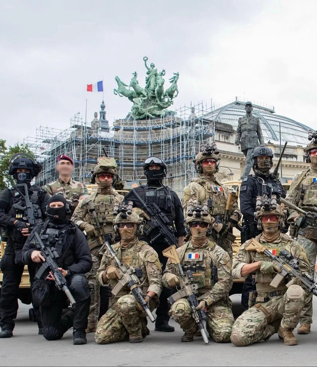 WarFlash_2630's tweet photo. 🇫🇷French ANTI GANG x SAS 1RPRIMA https://t.co/SEUYUnDZDR