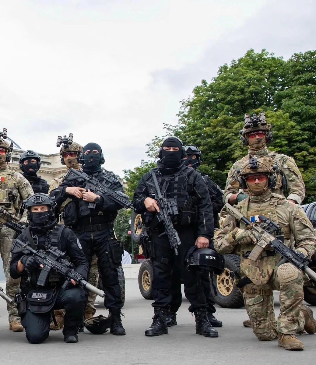 WarFlash_2630's tweet photo. 🇫🇷French ANTI GANG x SAS 1RPRIMA https://t.co/SEUYUnDZDR