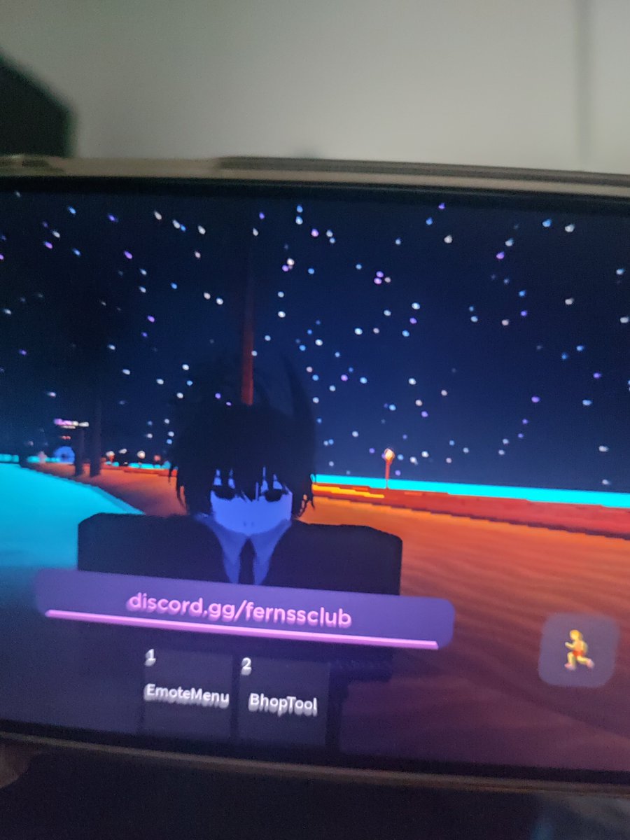 XENOMIX73's tweet photo. just chilling in ferns...kinda bored tbh XD https://t.co/QqM2CVCxDe