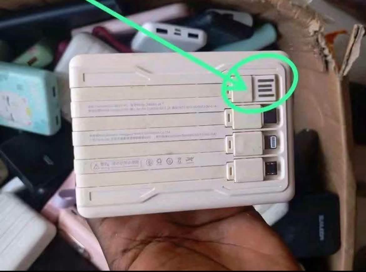 Amzee2020's tweet photo. I still don’t know the use of this cable 

Can someone help please https://t.co/NbUhvKh22y