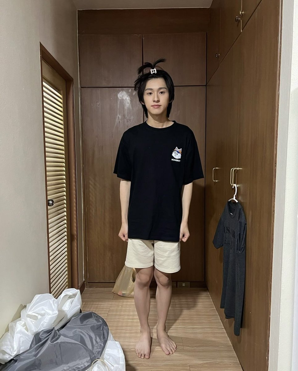 catpenting_'s tweet photo. ที่รักแต่งตัวตามสบายนะ                  อือ https://t.co/zXnNTUeDDO